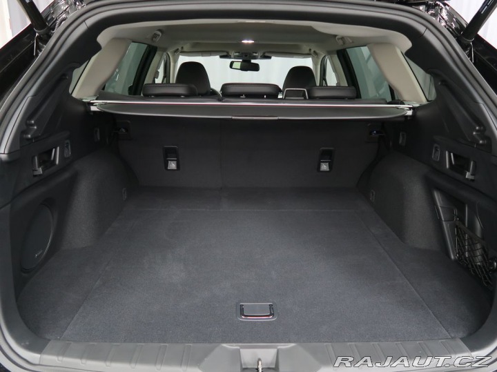 Subaru Outback 4x4 TOURING + černá kůže. 2025