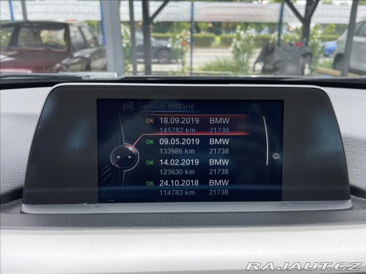 BMW 3 2.0 318dT Rezervace 2015