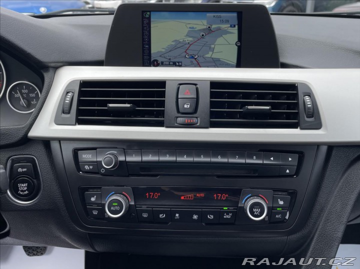 BMW 3 2.0 318dT Rezervace 2015