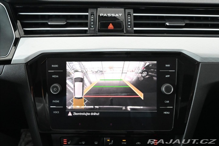 Volkswagen Passat 2,0 TDI 110kW DSG BUSINES 2022