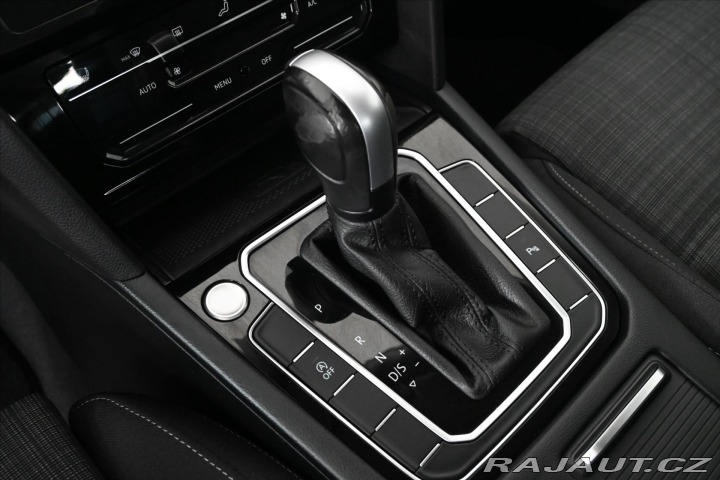 Volkswagen Passat 2,0 TDI 110kW DSG BUSINES 2022