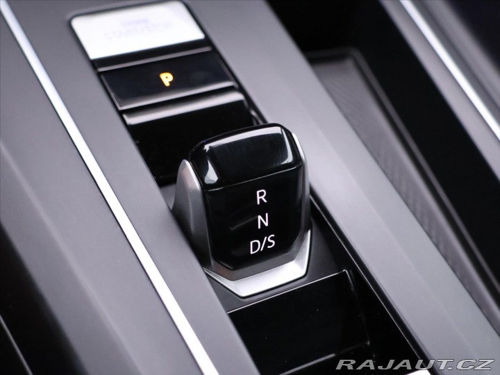 Volkswagen Golf 2,0 TDI R-line DSG Virtua 2021