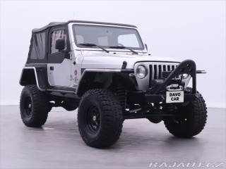 Jeep Wrangler 4,0 142kw Lift paket Navi