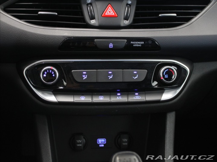 Hyundai i30 1,5 DPI Strat PLUS 89tkm. 2021