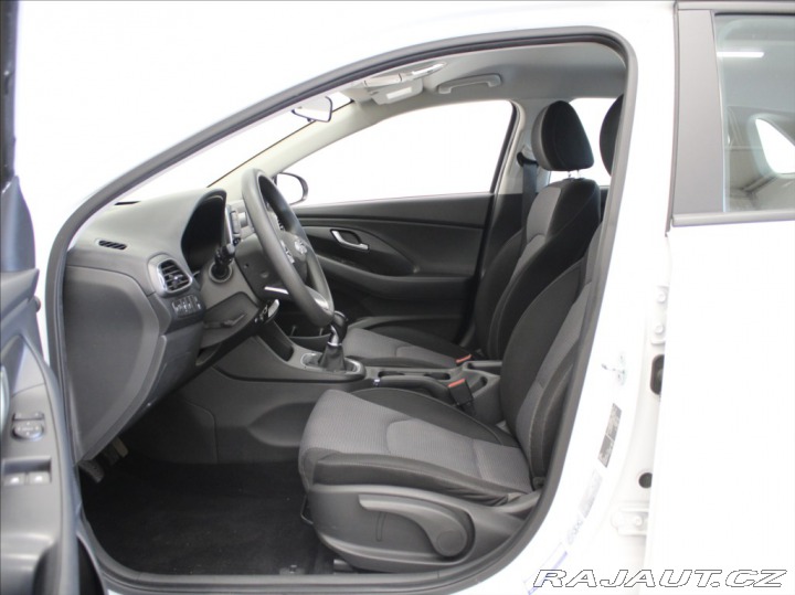 Hyundai i30 1,5 DPI Strat PLUS 89tkm. 2021