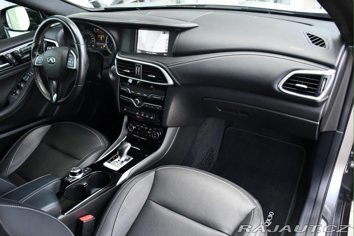 Infiniti Ostatní modely QX30 220 CDI 4MATIC PANO ACC 2018