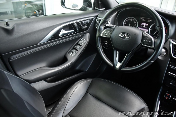 Infiniti Ostatní modely QX30 220 CDI 4MATIC PANO ACC 2018