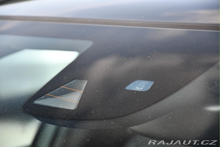 Infiniti Ostatní modely QX30 220 CDI 4MATIC PANO ACC 2018