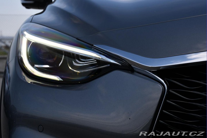 Infiniti Ostatní modely QX30 220 CDI 4MATIC PANO ACC 2018