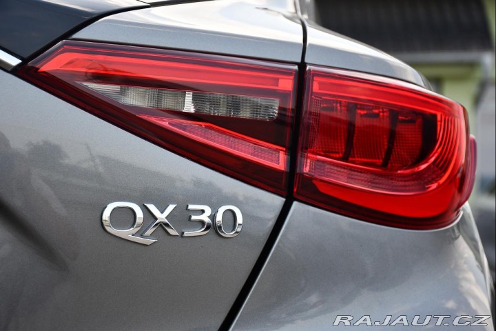 Infiniti Ostatní modely QX30 220 CDI 4MATIC PANO ACC 2018