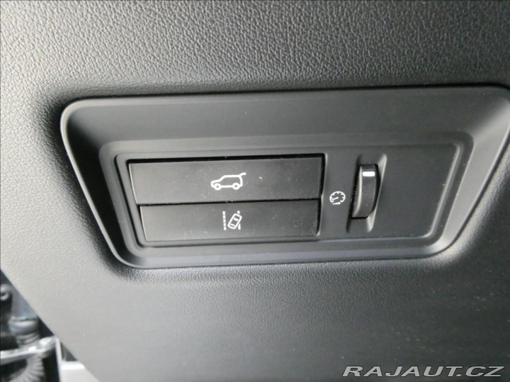 Land Rover Range Rover 4,4 SDV8 VOGUE,1.maj,ČR,D 2015