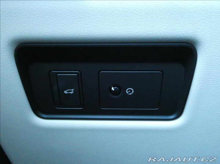 Land Rover Range Rover 3,0 TDV6 VOGUE,1.maj,ČR,D 2018
