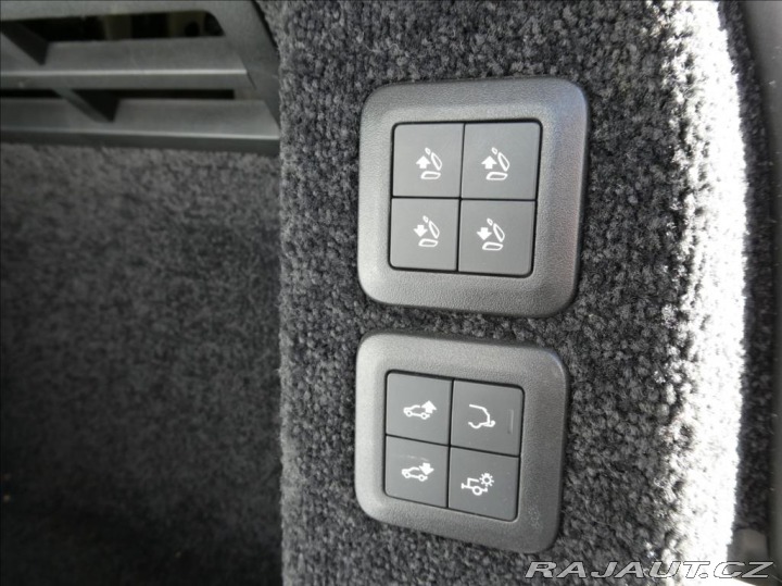 Land Rover Range Rover 3,0 TDV6 VOGUE,1.maj,ČR,D 2018