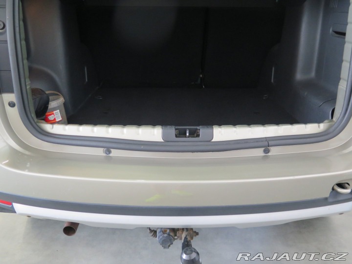 Dacia Duster 1.616V,kůže,klima,tažné,1 2011