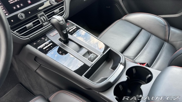 Porsche Macan 2022