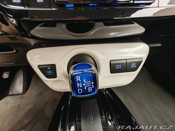 Toyota Prius 1.8L (HV special) 2016