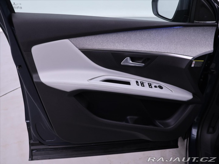 Peugeot 5008 1,2 PT 96kW Allure 7-Míst 2017