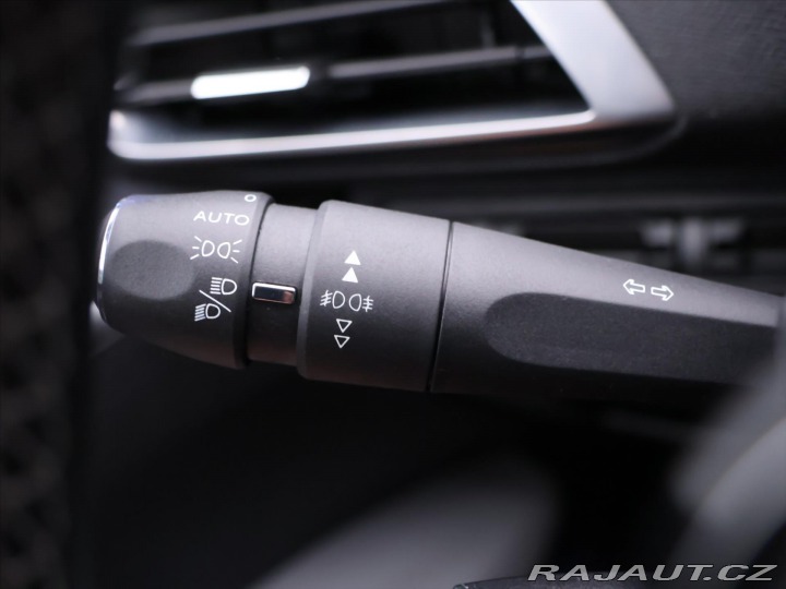 Peugeot 5008 1,2 PT 96kW Allure 7-Míst 2017