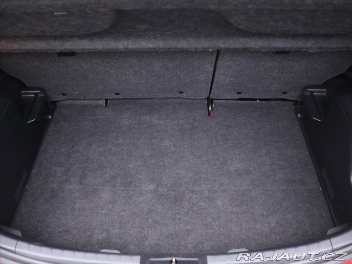 Toyota Yaris 1,3 VVT-i Active CZ 1.Maj 2014