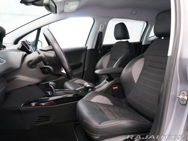Peugeot 2008 1.2PureTech,81kW,ALLURE,A 2016