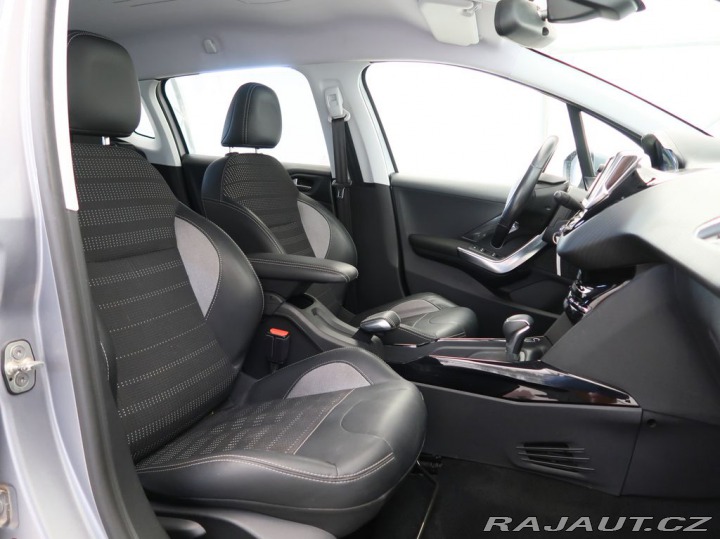 Peugeot 2008 1.2PureTech,81kW,ALLURE,A 2016