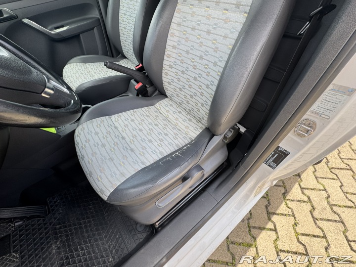 Volkswagen Caddy 1,6 TDI 75KW TAŽNÉ SK STK 2011