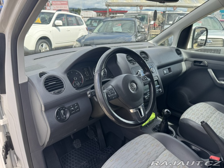 Volkswagen Caddy 1,6 TDI 75KW TAŽNÉ SK STK 2011