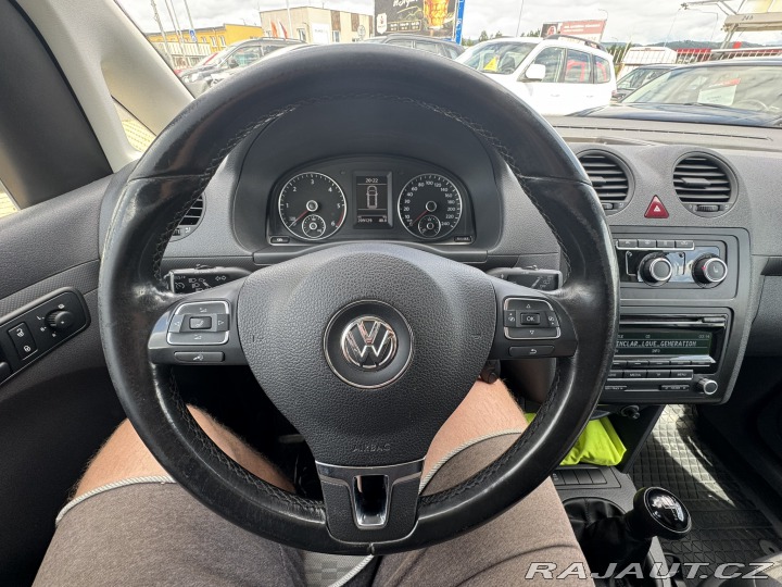 Volkswagen Caddy 1,6 TDI 75KW TAŽNÉ SK STK 2011