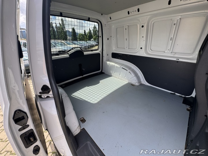 Volkswagen Caddy 1,6 TDI 75KW TAŽNÉ SK STK 2011