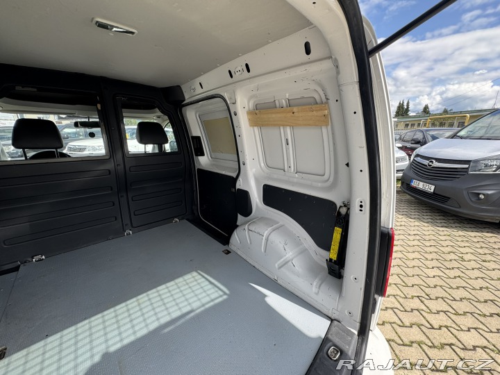 Volkswagen Caddy 1,6 TDI 75KW TAŽNÉ SK STK 2011