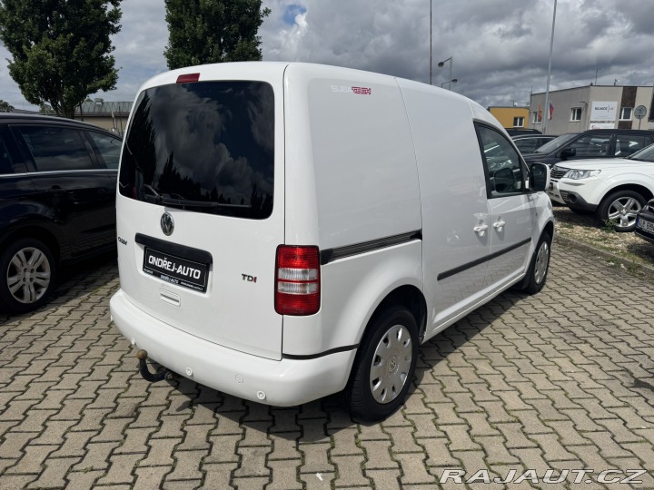 Volkswagen Caddy 1,6 TDI 75KW TAŽNÉ SK STK 2011