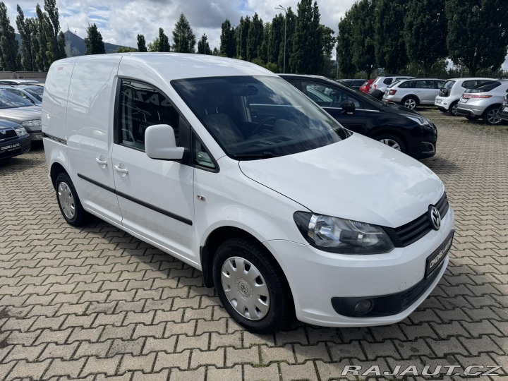 Volkswagen Caddy 1,6 TDI 75KW TAŽNÉ SK STK 2011