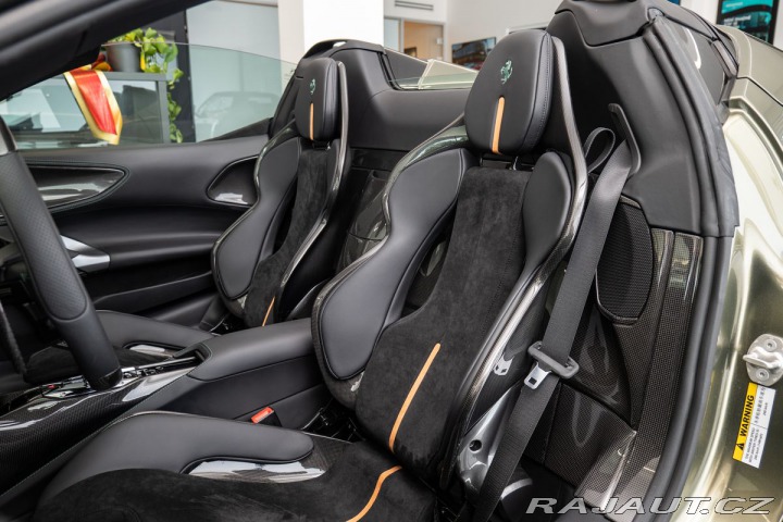 Ferrari SF90 Spider 2025