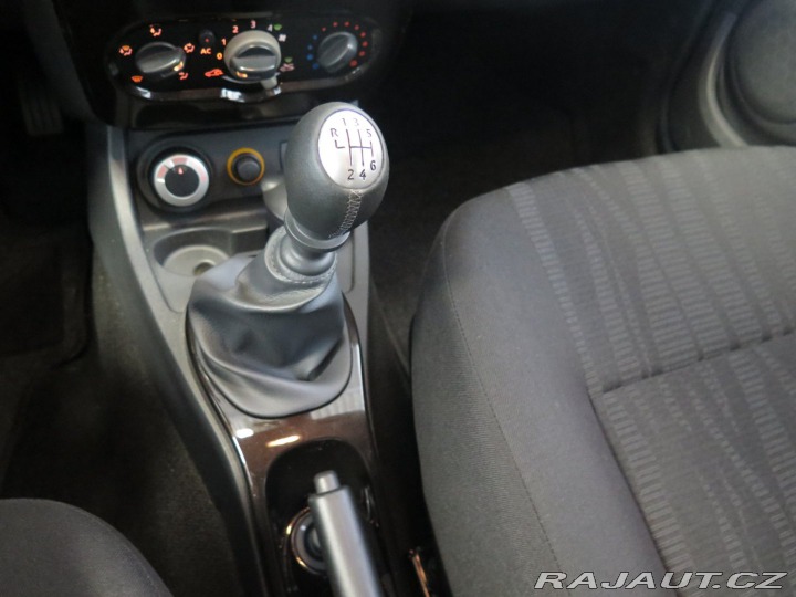 Dacia Duster 1.6 16V,4x4,klima,1.maj,2 2010