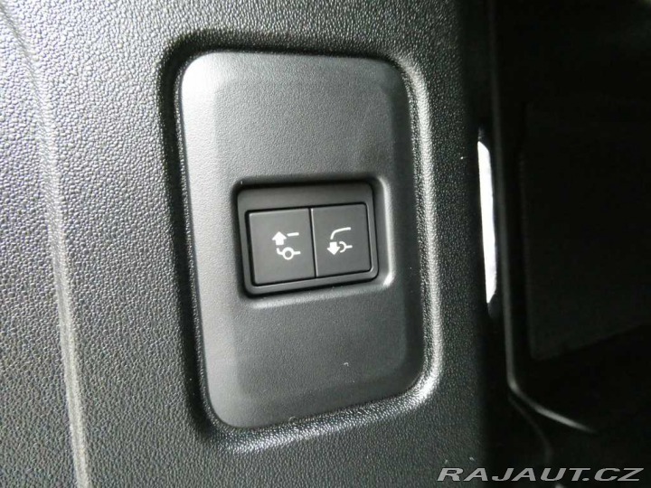 Land Rover Defender 110 3,0 S D200 4x4 automa 2025