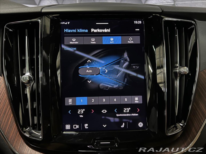 Volvo XC60 T6 AWD RECHARGE, LED, PAN 2023