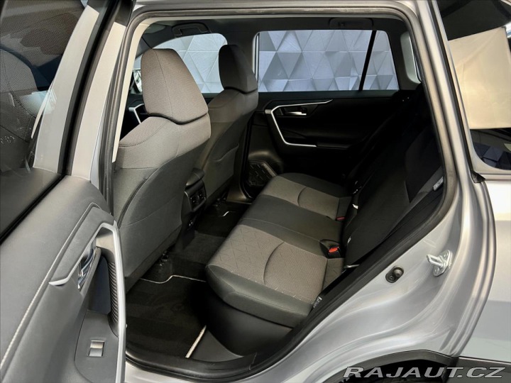 Toyota RAV4 2,5 HYBRID e-CVT AWD COMF 2019