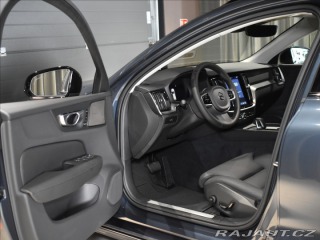 Volvo V60 2,0 B4  Plus Dark 2025