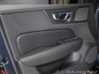 Volvo V60 2,0 B4  Plus Dark 2025