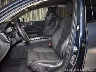 Volvo V60 2,0 B4  Plus Dark 2025