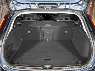 Volvo V60 2,0 B4  Plus Dark 2025