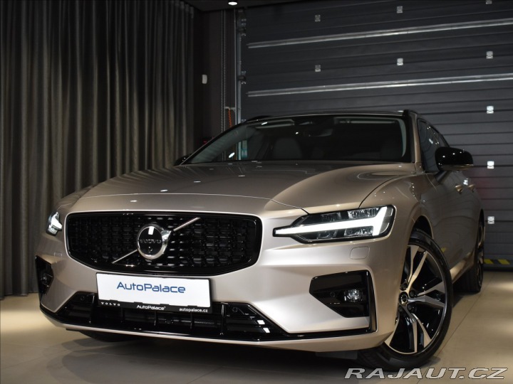 Volvo V60 2,0 B4 Ultra Dark 2025