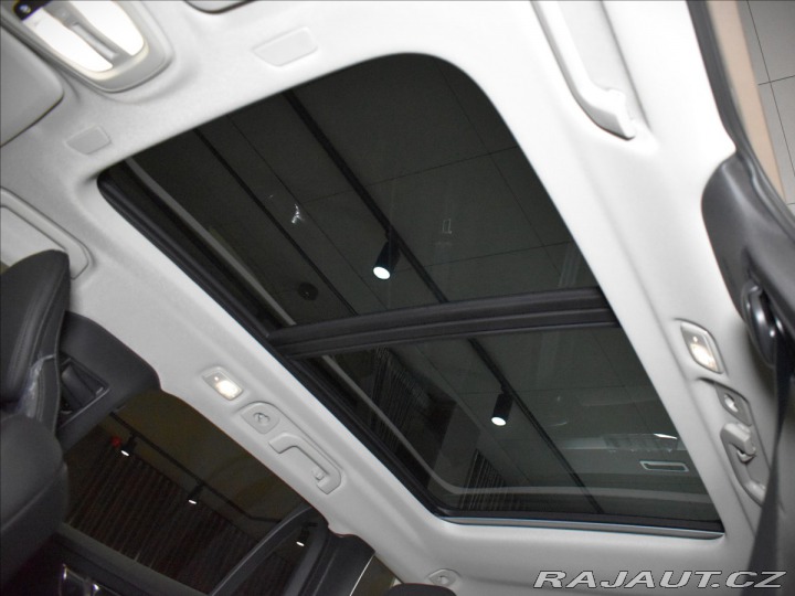 Volvo V60 2,0 B4 Ultra Dark 2025