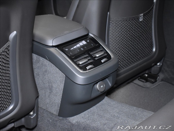 Volvo V60 2,0 B4 Ultra Dark 2025