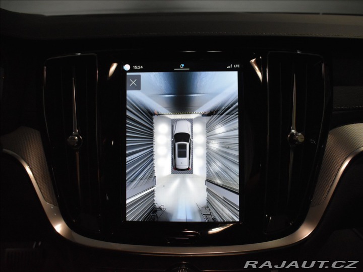 Volvo V60 2,0 B4 Ultra Dark 2025