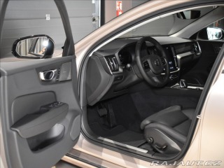 Volvo V60 2,0 B4  Ultra Dark 2025