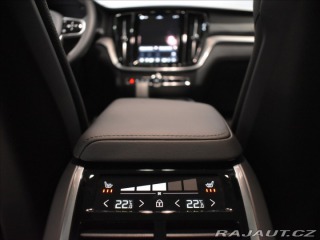 Volvo V60 2,0 B4  Ultra Dark 2025