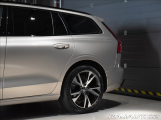 Volvo V60 2,0 B4  Ultra Dark 2025