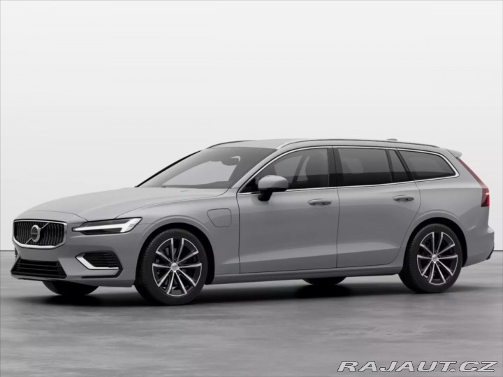 Volvo V60 2,0 T6 Core 2025