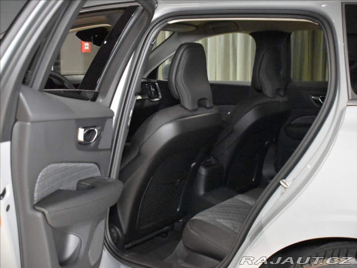 Volvo V60 2,0 T6 Core 2025